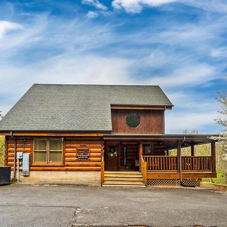 2-Bedroom Cabin With 2 Master Suites, Loft, Half-Bath And Hot Tub In A Serene Resort Setting Севьервилл Экстерьер фото