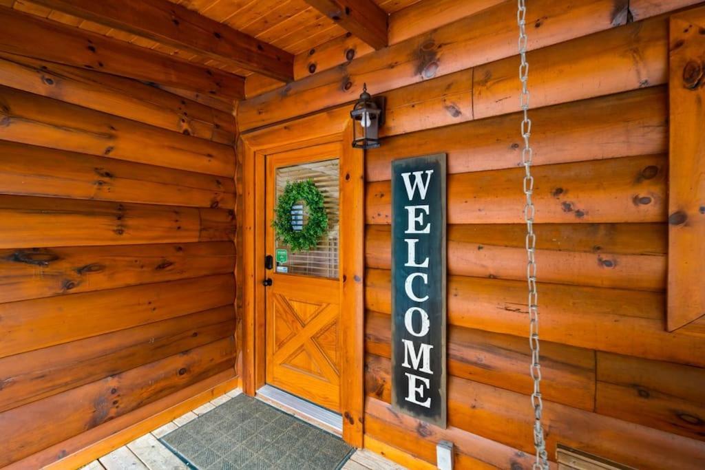 2-Bedroom Cabin With 2 Master Suites, Loft, Half-Bath And Hot Tub In A Serene Resort Setting Севьервилл Экстерьер фото