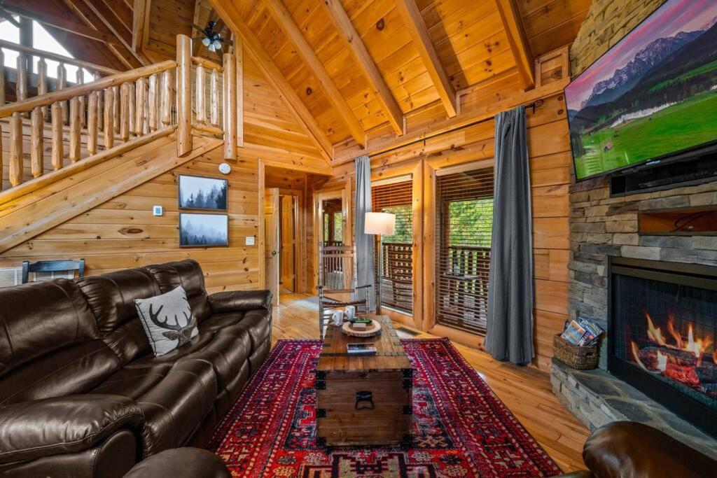 2-Bedroom Cabin With 2 Master Suites, Loft, Half-Bath And Hot Tub In A Serene Resort Setting Севьервилл Экстерьер фото
