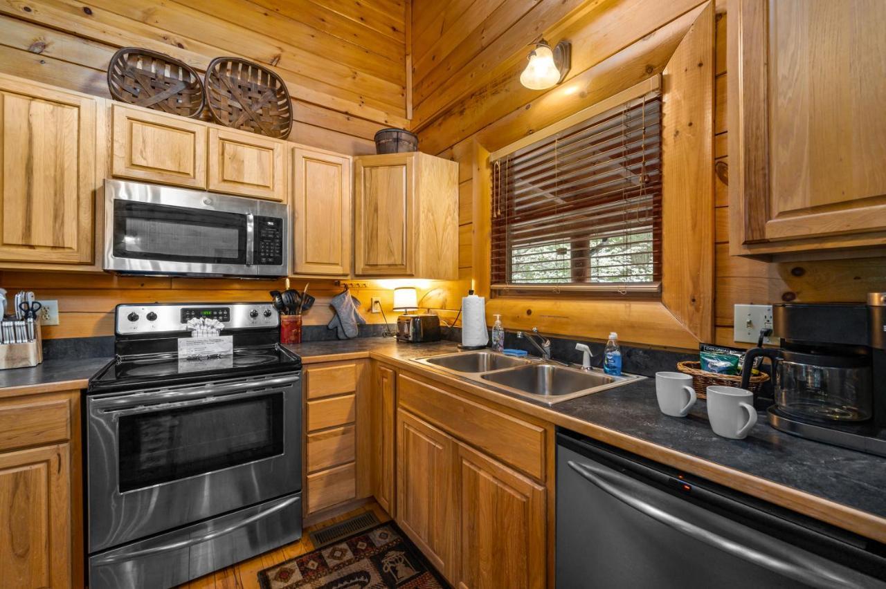 2-Bedroom Cabin With 2 Master Suites, Loft, Half-Bath And Hot Tub In A Serene Resort Setting Севьервилл Экстерьер фото
