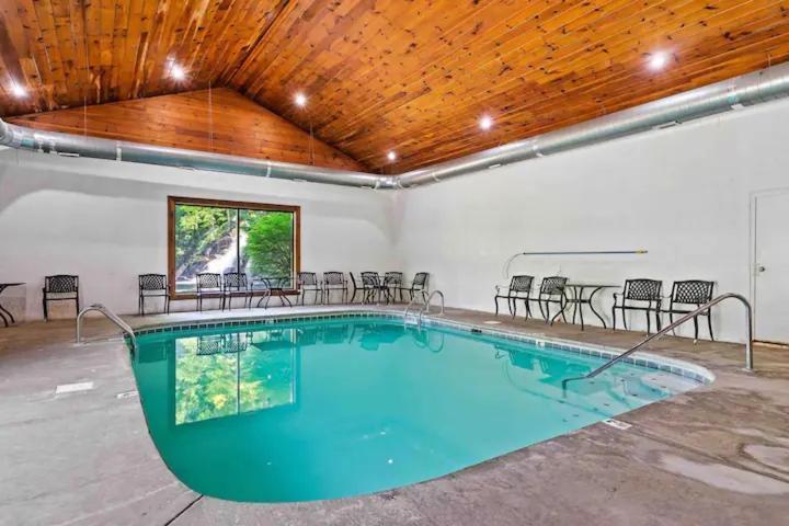 2-Bedroom Cabin With 2 Master Suites, Loft, Half-Bath And Hot Tub In A Serene Resort Setting Севьервилл Экстерьер фото